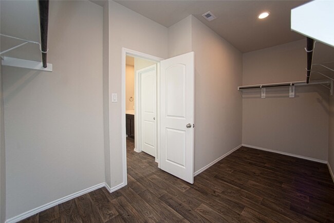 Building Photo - 14086 Sharktooth Hill Ln