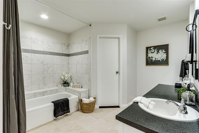 Building Photo - 929 Sugarberry Dr
