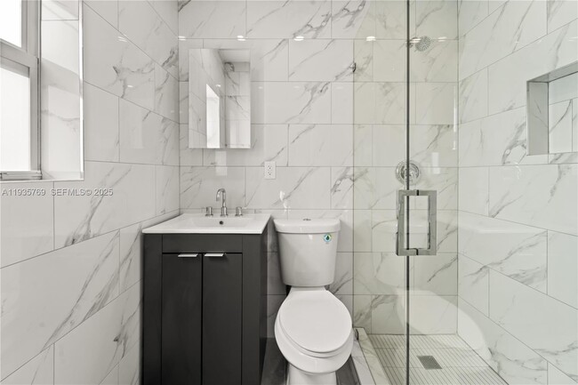 Building Photo - 3500 SW 25th St