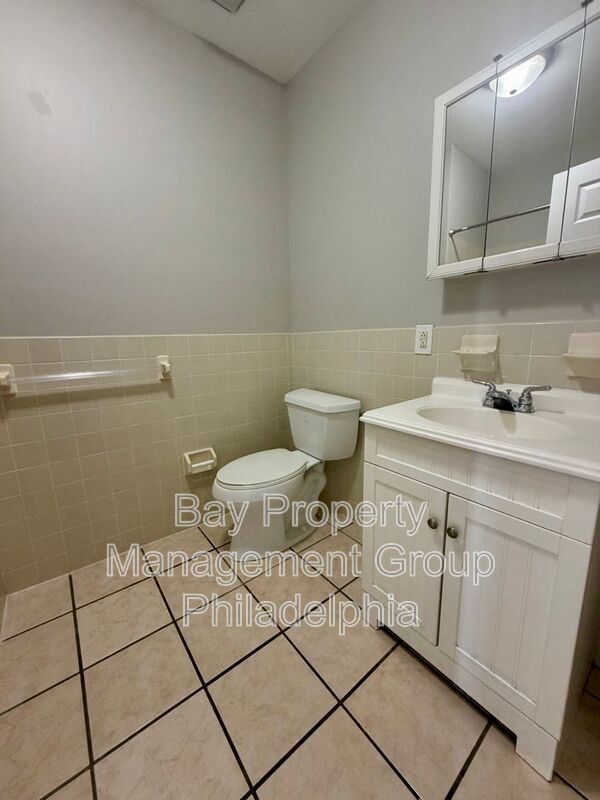 Building Photo - 2725 E Lehigh Ave