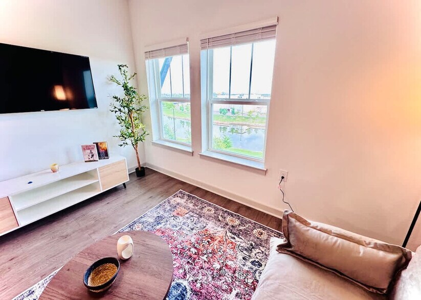 Building Photo - 14515 Star Water Rd