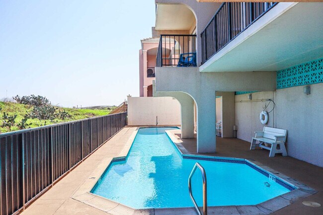 Building Photo - 5605 Gulf Blvd