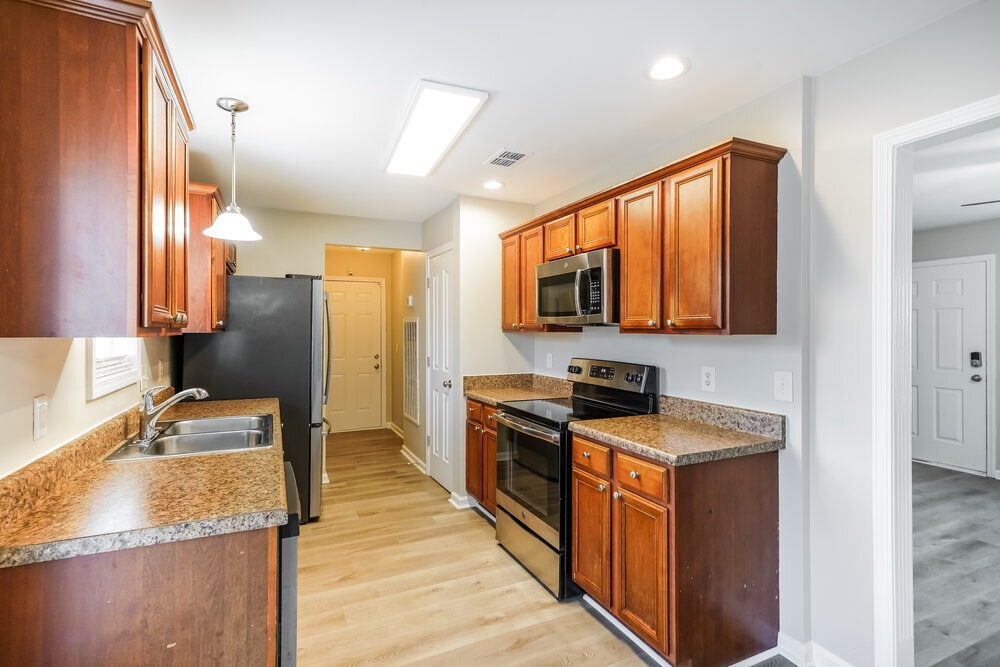 Building Photo - 1476 Priestshore Bay