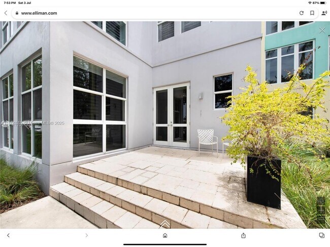 Building Photo - 6101 Laguna Dr W