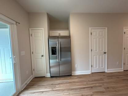 Building Photo - Spacious 2 Bedroom, 2.5 Bath Townhome 160 Loren Rd.