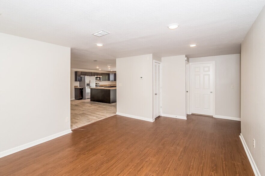 Building Photo - 8109 Grampell Dr