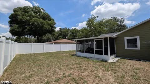 Building Photo - 2718 Lorraine Dr