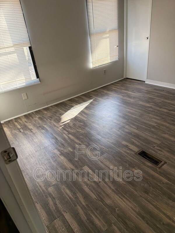 Building Photo - 1754 Zion Rd