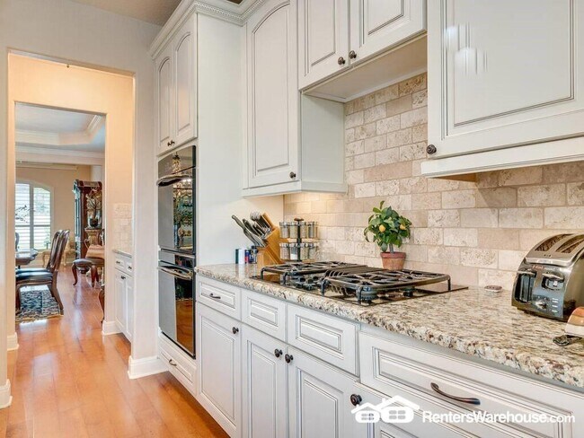 Building Photo - 206 Varco Dr