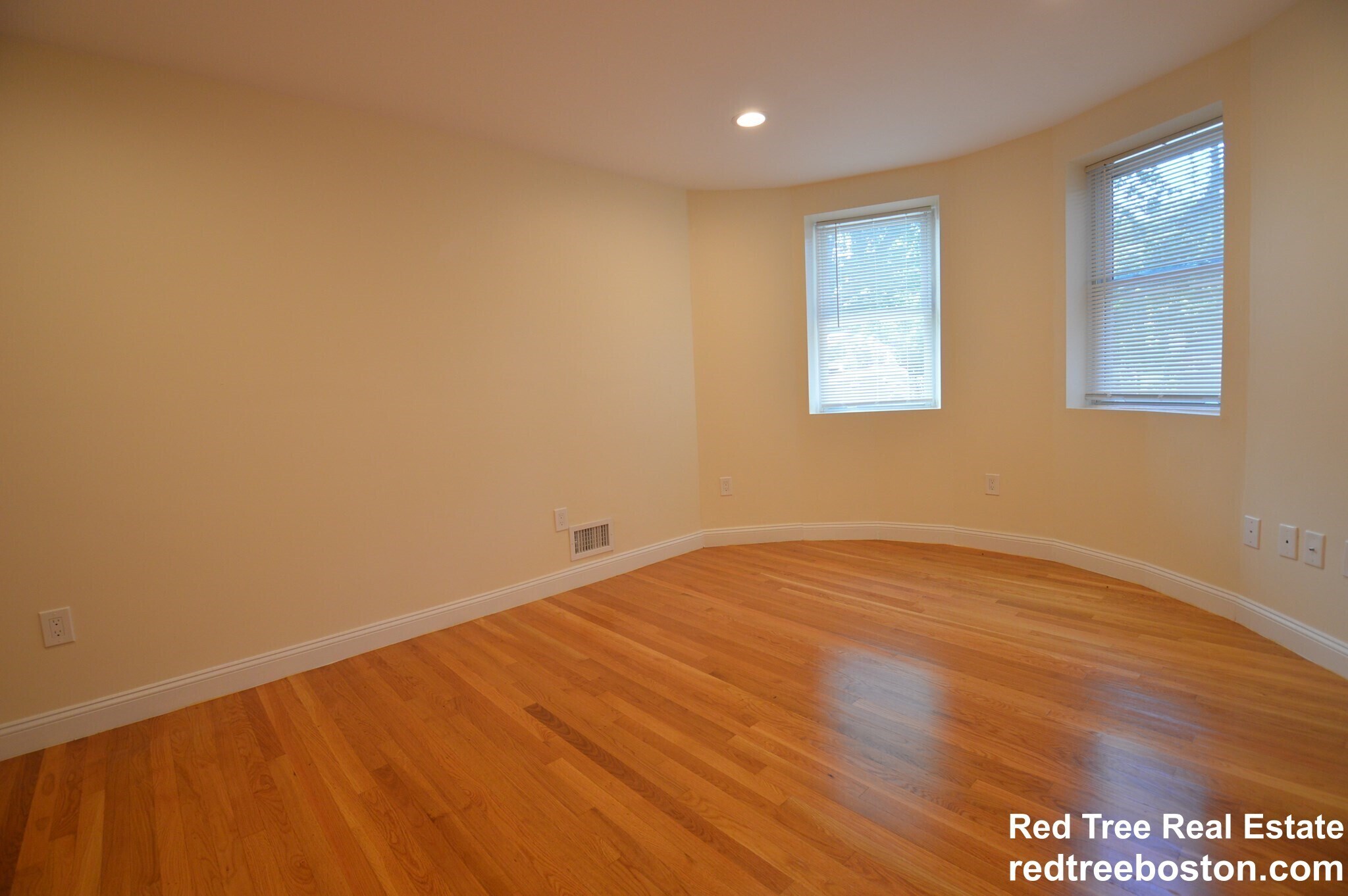 Building Photo - 1801 Beacon St