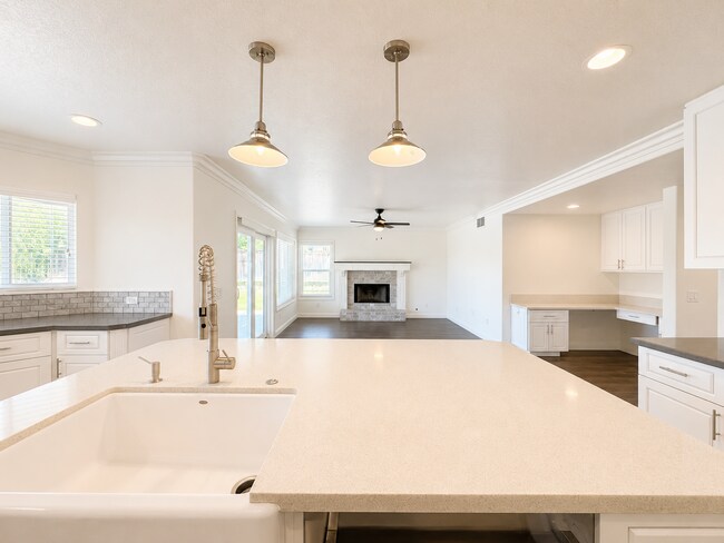 Building Photo - Beautifully updated and upgraded Chardonnay Hills house for rent