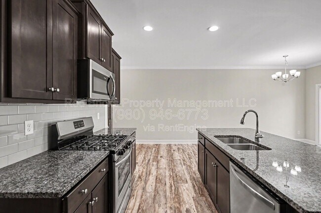 Building Photo - 7112 Harris Bay Rd