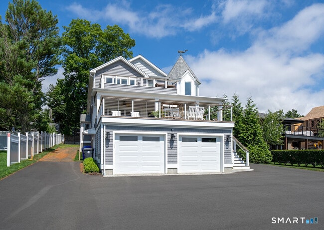 Building Photo - 133 Linden Ave