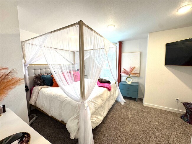 Building Photo - 821 Massachusetts Ave