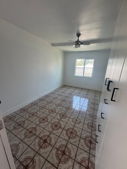 Building Photo - 1121 La Puerta St
