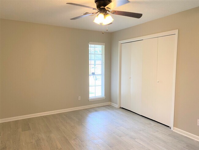 Building Photo - 3810 Downing Cir