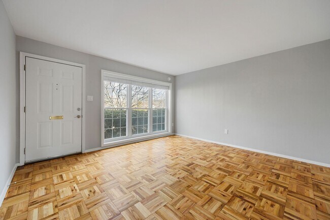 Building Photo - 5900 Patterson Ave