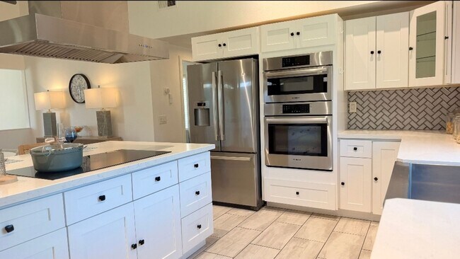 Building Photo - 8861 La Zana Ct