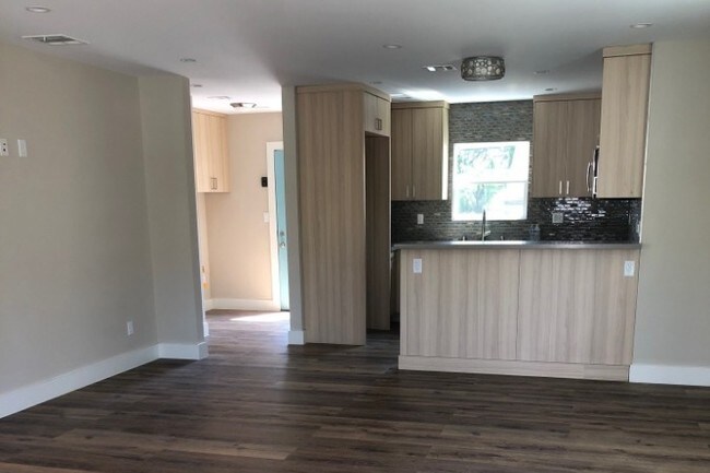 Building Photo - 8034 Airlane Ave