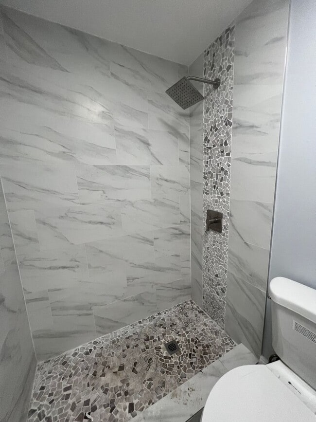 Building Photo - Corner Townehome 3Bed /2Bath