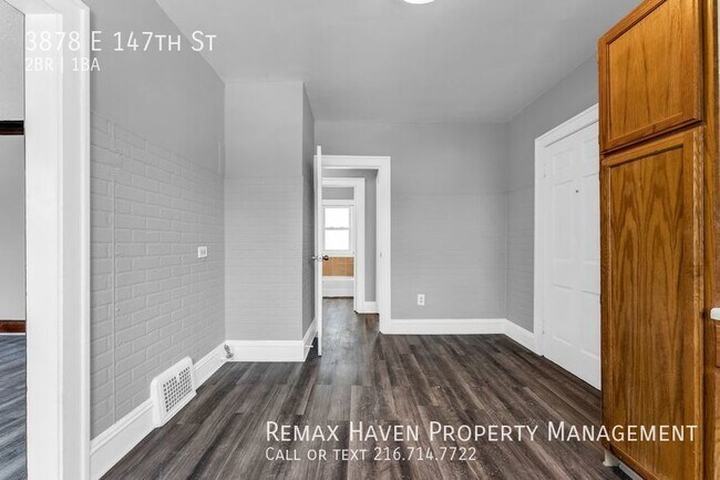 Building Photo - 3878 E 147 St #2/UP, Cleveland - 2 Bed 1 B...