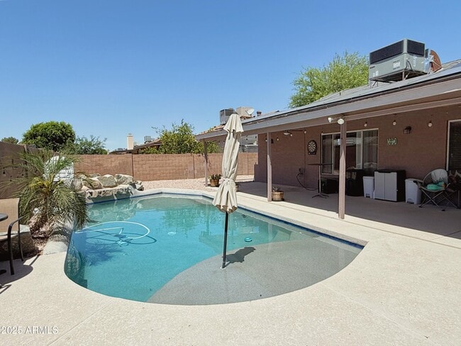Building Photo - 8403 W Dreyfus Dr