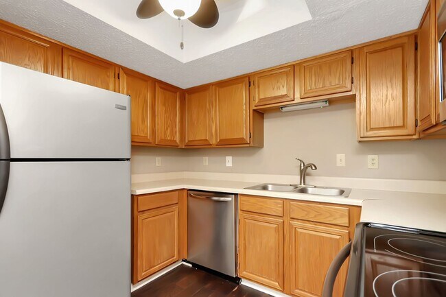 Building Photo - 127 Sterling Ct