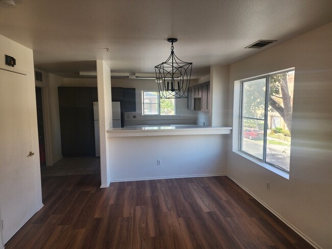 Building Photo - 1050 Harbor Heights Dr