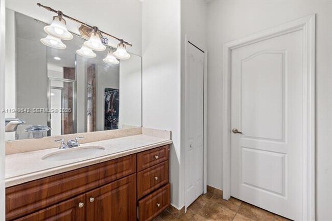 Building Photo - 1360 SW 142nd Ave