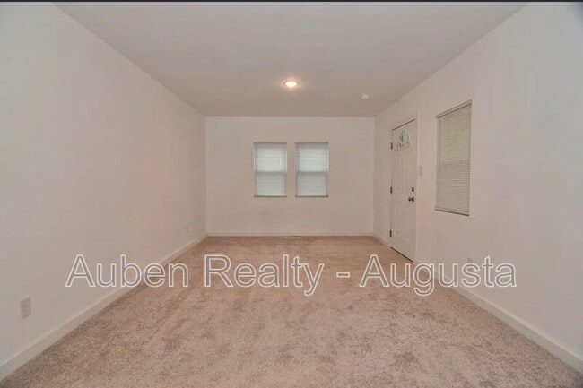 Building Photo - 601 Jefferson Dr