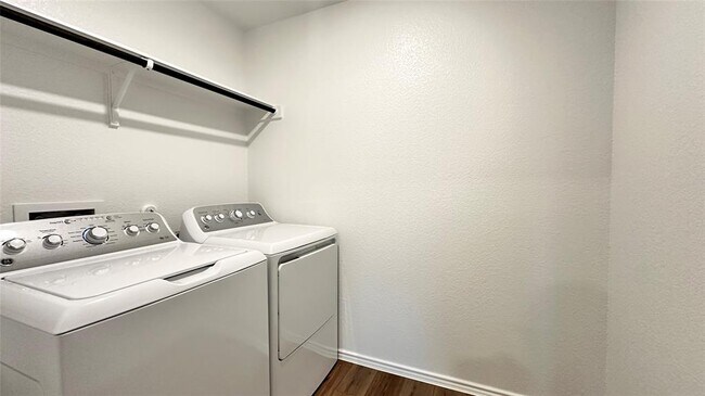 Building Photo - 170 Tofalla