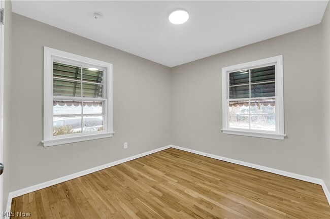 Building Photo - 21440 Fuller Ave