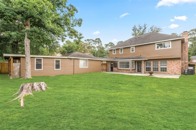 Building Photo - 560 Landfall Ln
