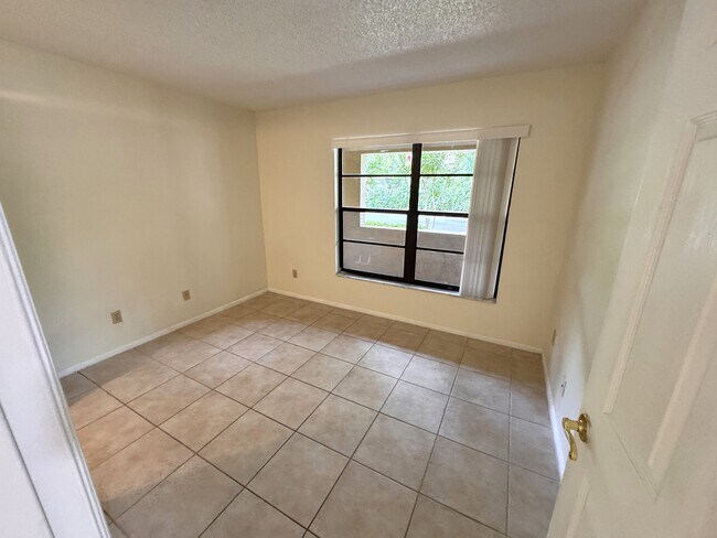 Building Photo - 4989 Puritan Cir