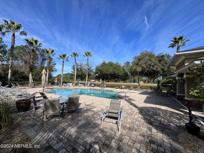 Building Photo - 4462 Ellipse Dr