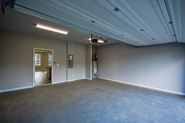 Building Photo - 104 Black Gum