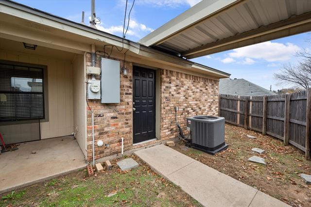 Building Photo - 5204 Yucca Dr