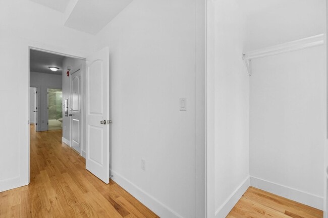 Building Photo - 1400 9th St