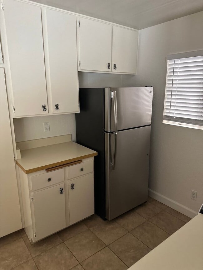 Building Photo - Fashion Valley 2Br/2Ba Condo with 2 car ga...