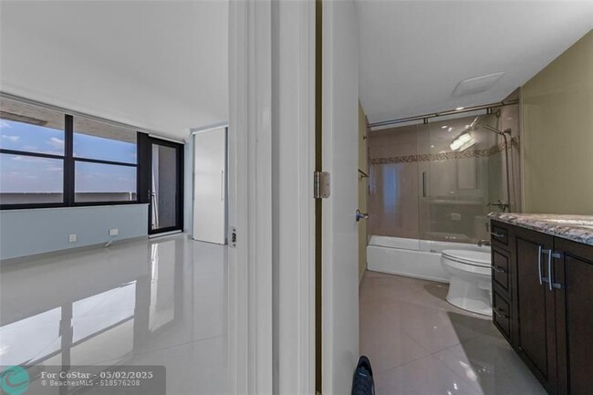 Building Photo - 936 Intracoastal Dr
