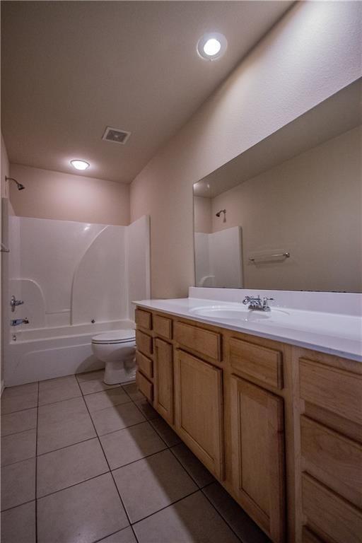 Building Photo - 912 Oakwood Ln