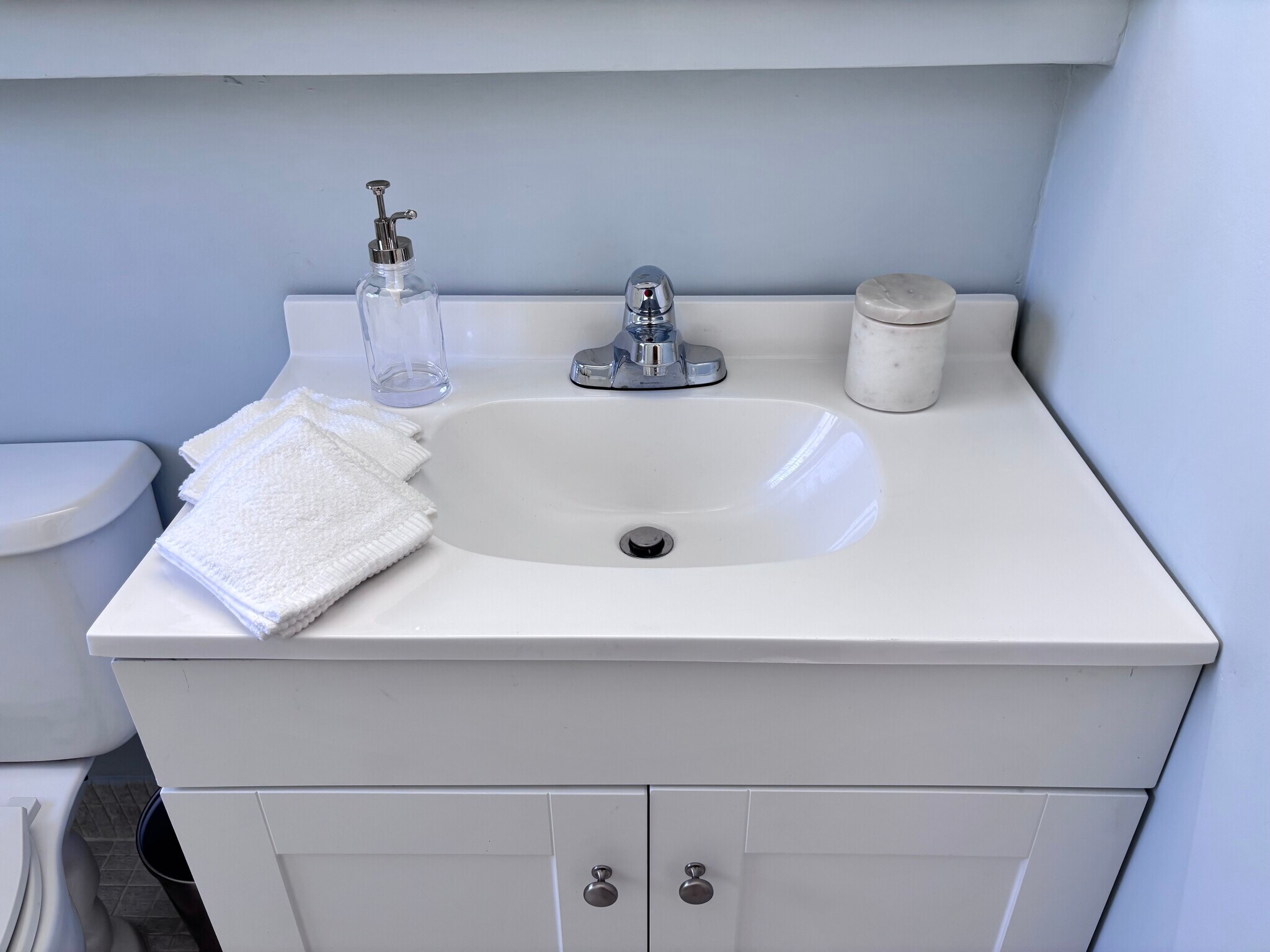 Building Photo - 1950 Lake Osborne Dr