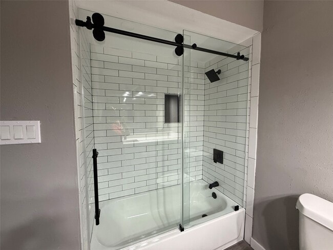 Building Photo - 3300 Pebblebrook Dr