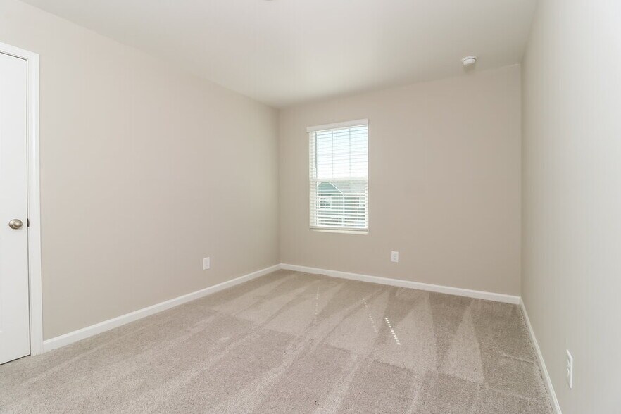 Building Photo - 515 Knightsbridge Ln