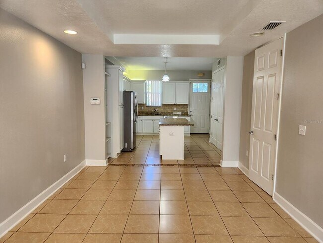 Building Photo - 615 Founders Dr
