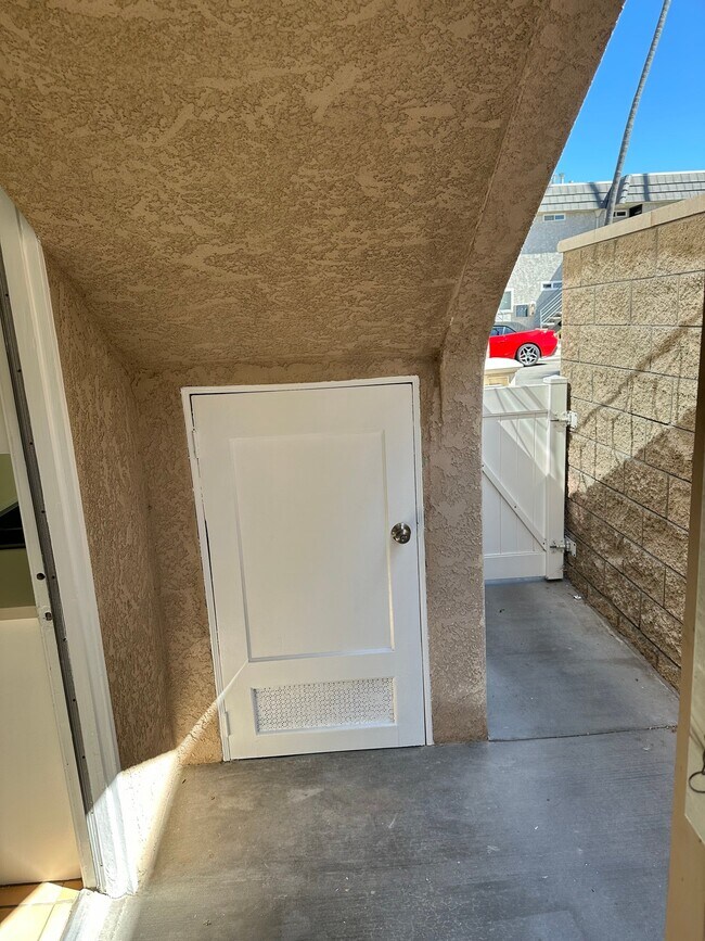 Building Photo - 109A 8th St