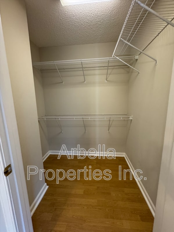 Building Photo - 1733 Blakewood Ct