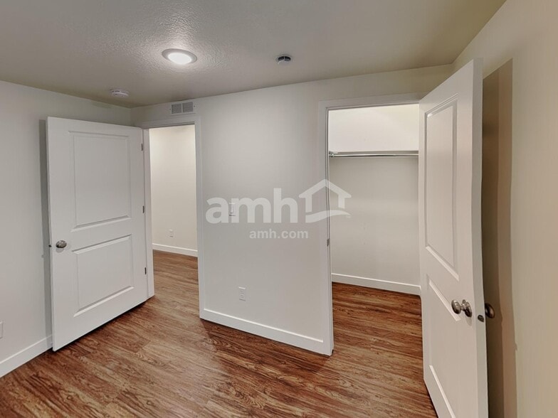 Building Photo - 8953 Wilroy Rd