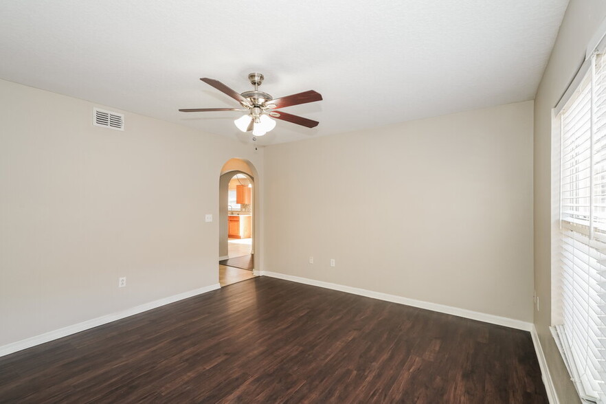 Building Photo - 17006 Torvest Ct