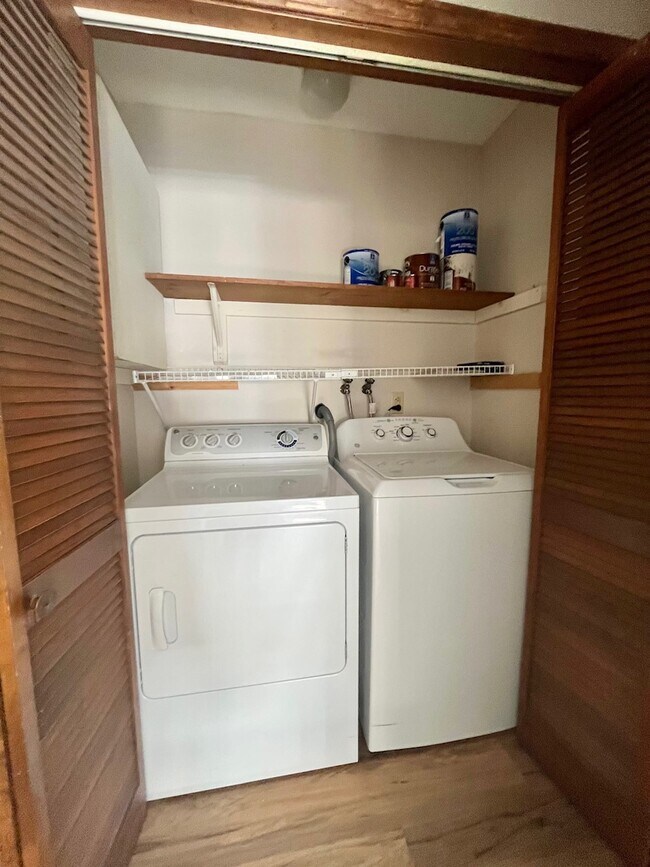 Building Photo - 61 Deer Run Trl